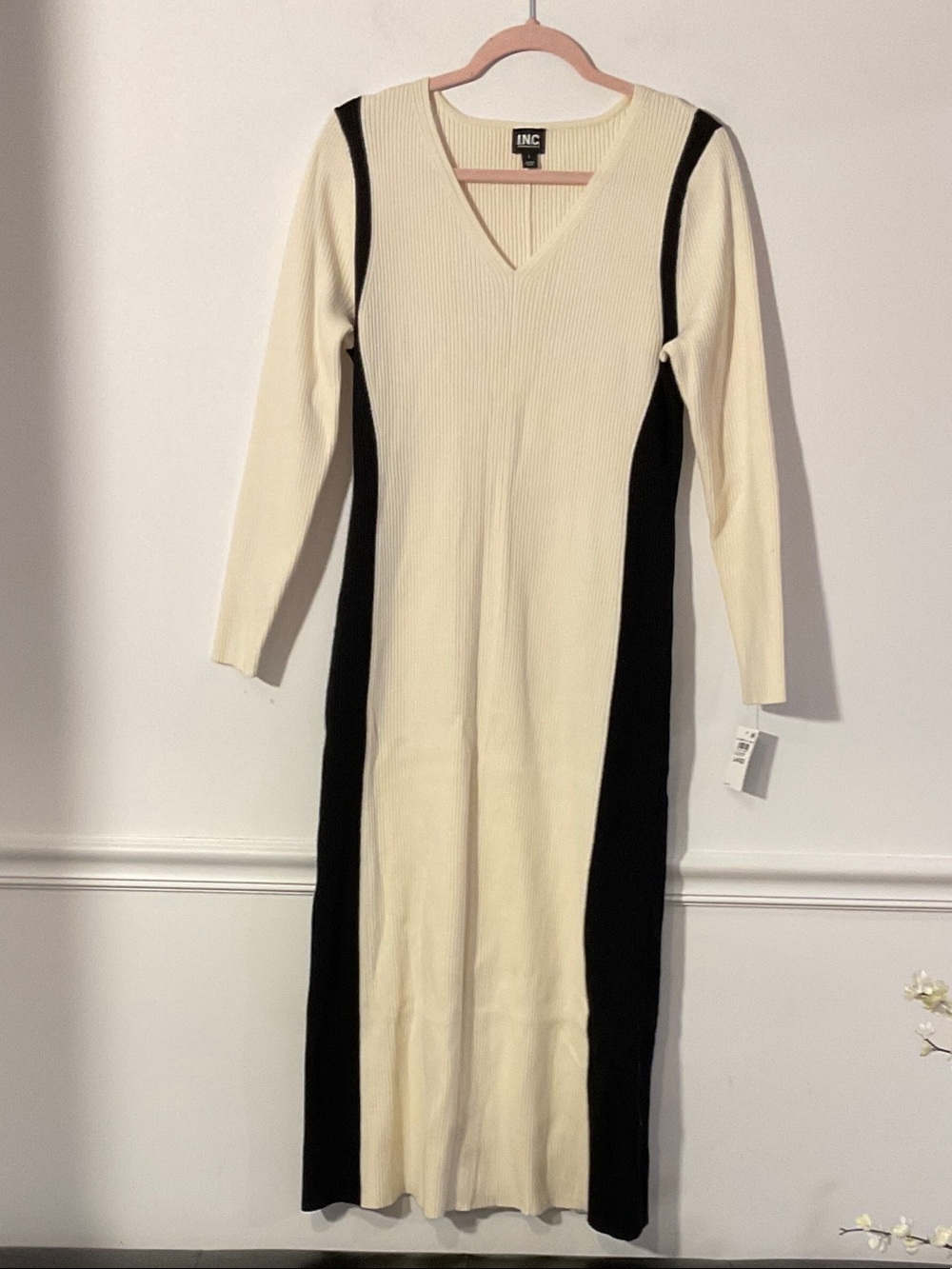 INC International Concepts Cream and Black Ribbed V-Neck Maxi Dress